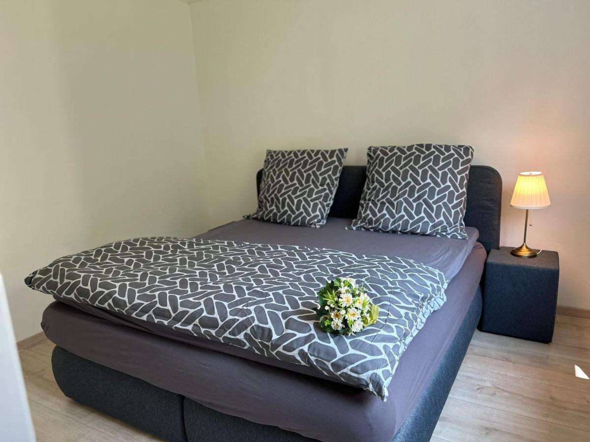 Апартаменты Gemuetliches Familienhaus - Fuehlt Euch Wohl Ольденбург Экстерьер фото